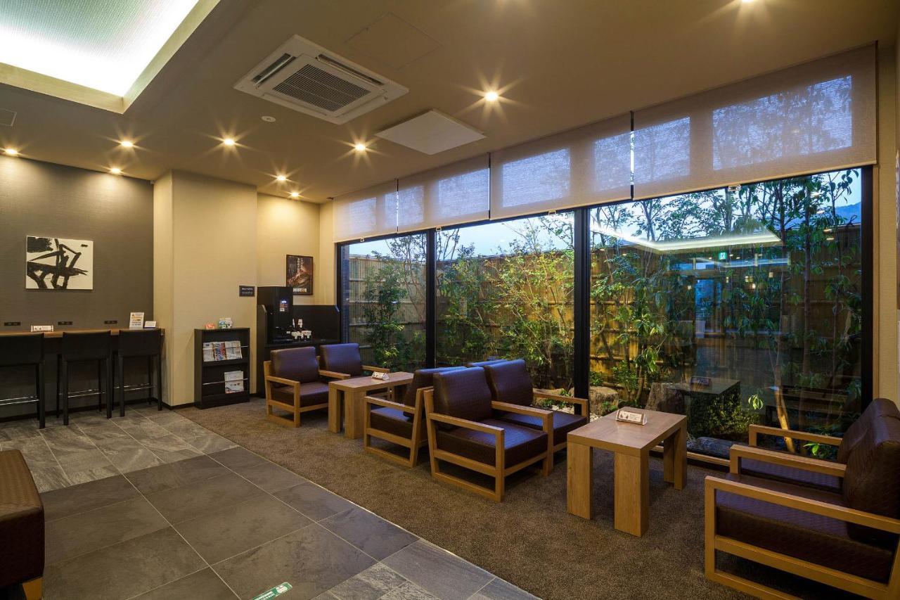 Hotel Route-Inn Tsuyama Ekimae Екстер'єр фото