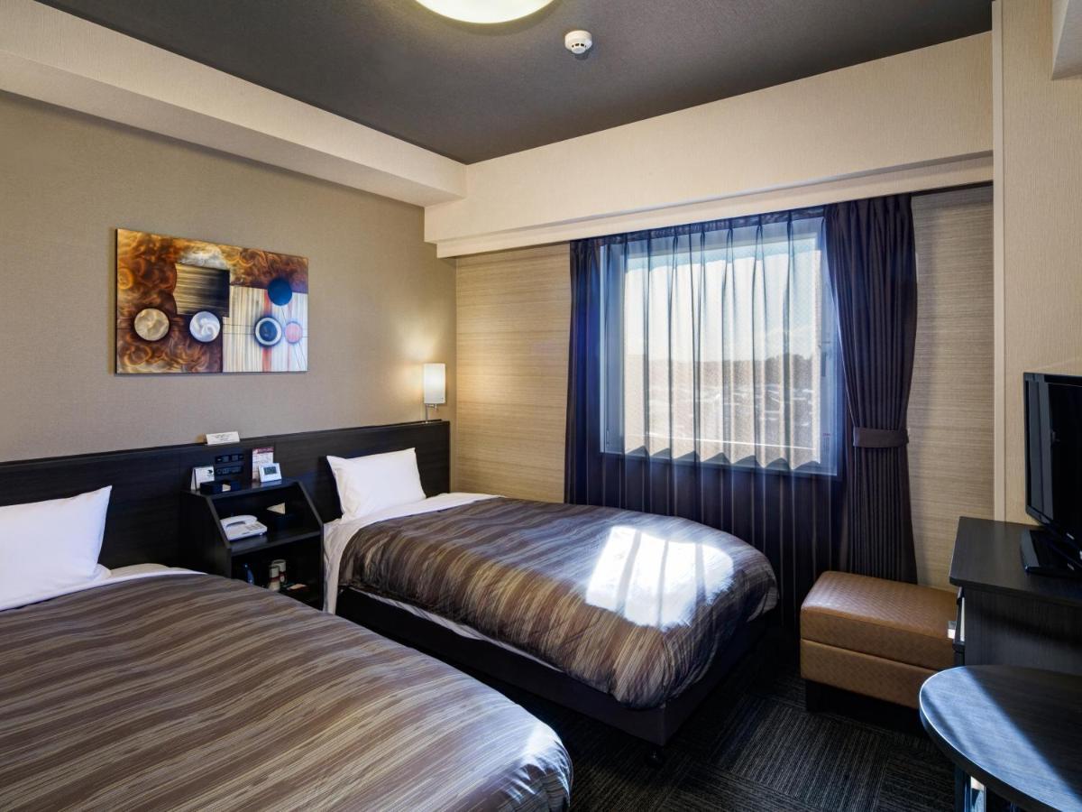 Hotel Route-Inn Tsuyama Ekimae Екстер'єр фото